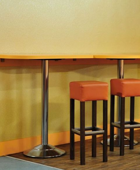 Kovov&yacute; barov&yacute; stůl