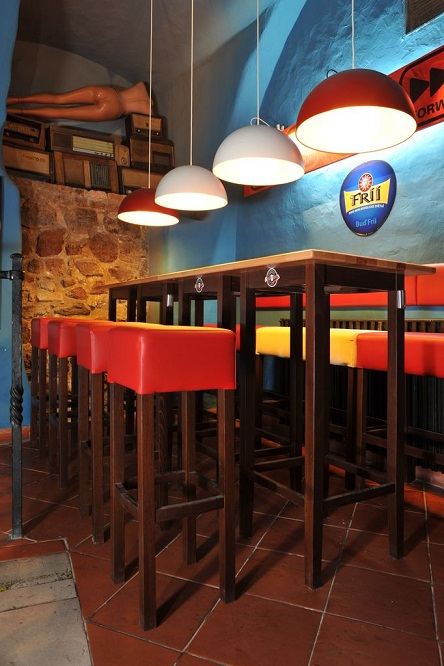 Barový stůl BLLUNO HR