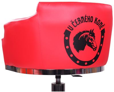 Barové židle do herny s logem.