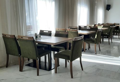 Čalouněné židle do restaurace