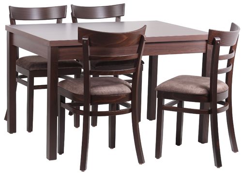 Dřevěné řidle a dřevěné stoly