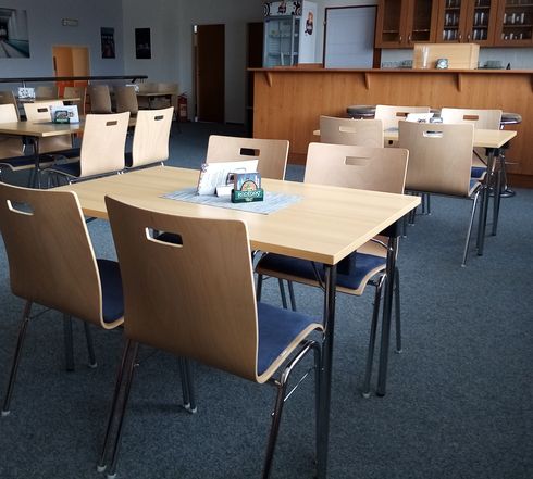 Kovové sklapovací stoly s židlemi COMBISIT Kovové sklapovací stoly MUC 128