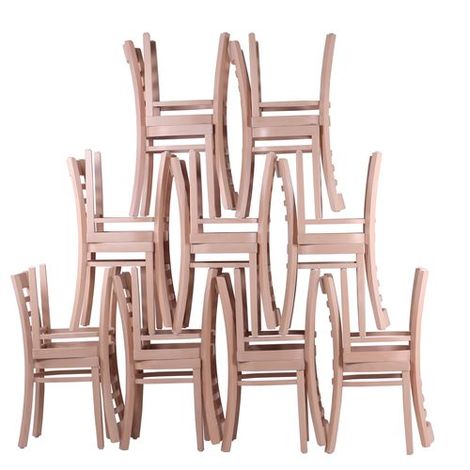 Dřevěné židle do kultruního domu s možností stohování.