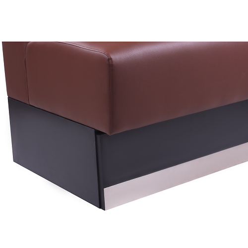 Včetně nerezové ochranné lišty