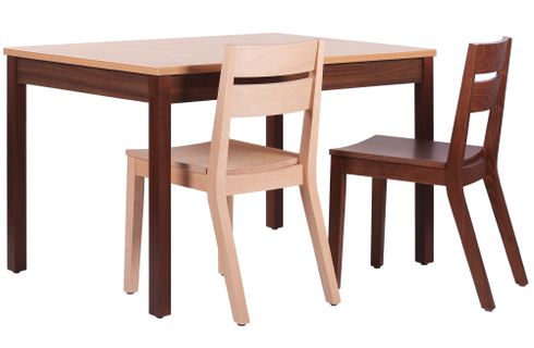 Dřevěné stoly do restaurace