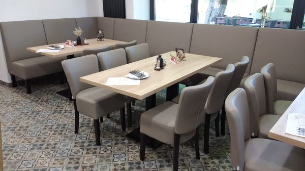 Čalouněné židle do restaurace