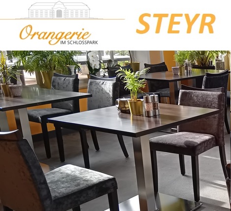 Čalouněné židle a stoly pro restauraci v Rakousku