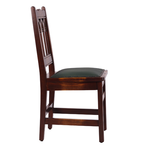 Dřevěné bukové židle s gotickým motivem