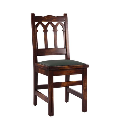 Dřevěná buková židle s designem gotiky.