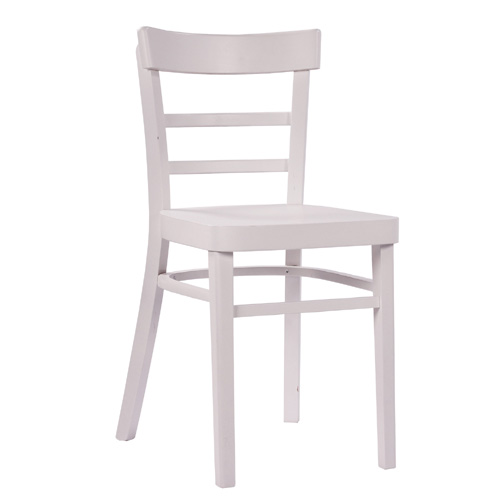 Dřevěná jídelní židle.