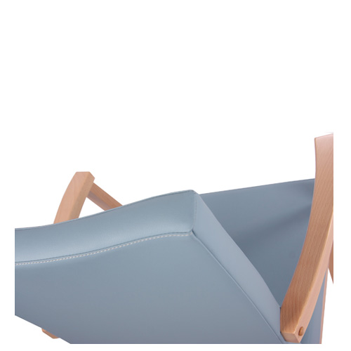 Dřevěné čalouněné židle s loketní opěkou