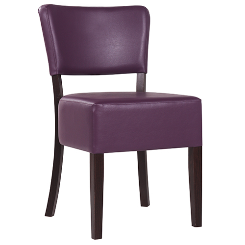 Drevěné stoličky s čalůnení do reštaurácie