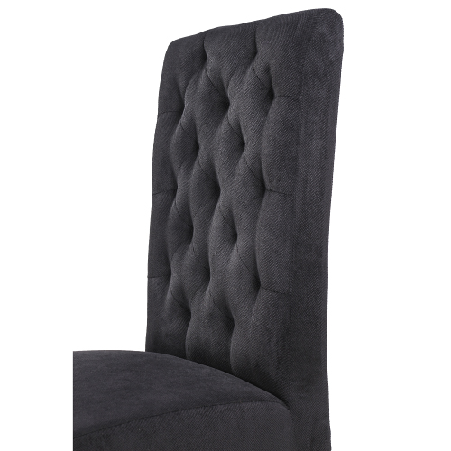 Ozdobné prošívání na židlích