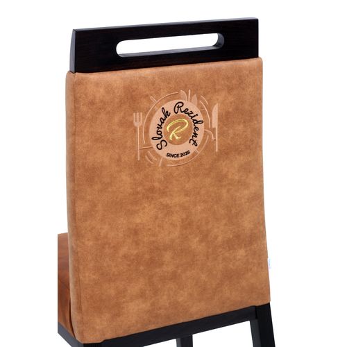 Logo vyšívané na židle