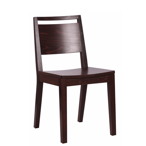 Dřevěná židle s masivním sedákem