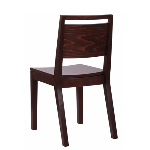 Masivní dřevěná židle