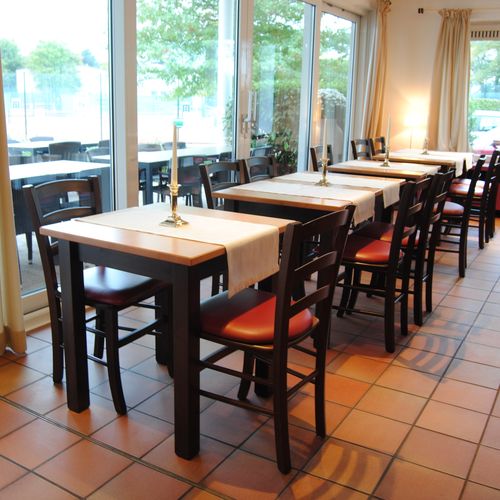 Dřevěné masivní stoly z barovice