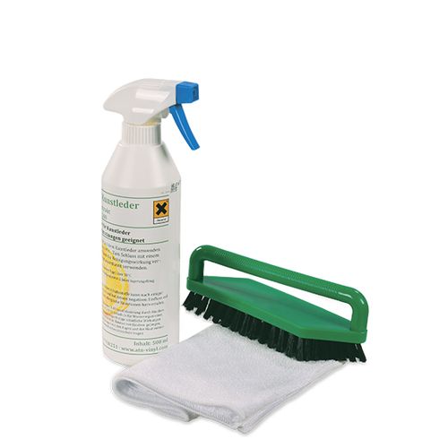 Čistící přípravek na textilní koženku.